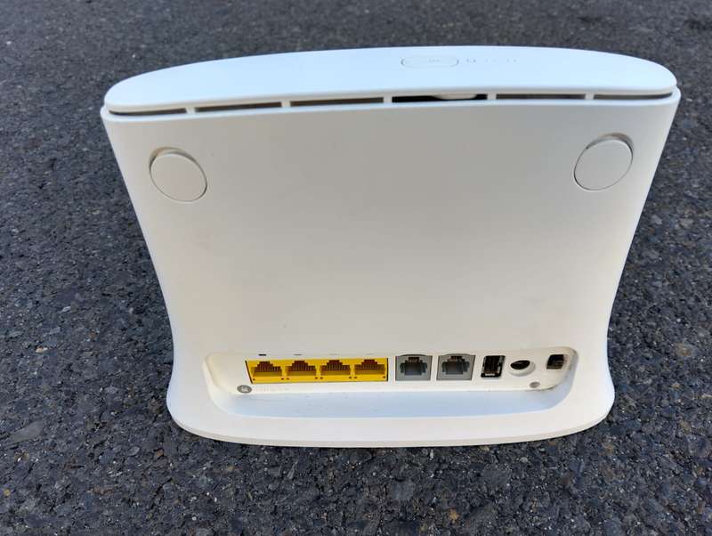 ZTE 4G Wireless SIM Card Router  Model:MF283+