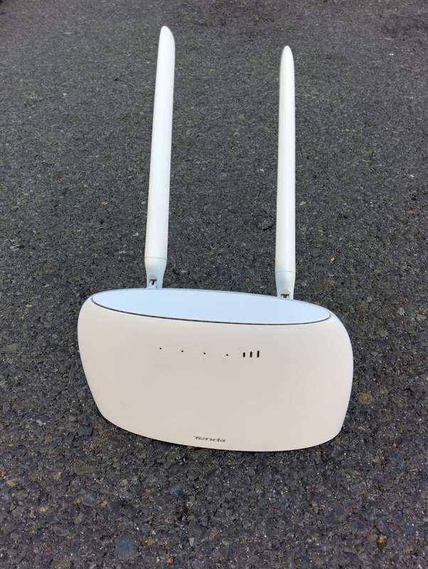 Tenda AC1200 Dual Band 4G Wireless SIM Card LTE Router  Model:4G07