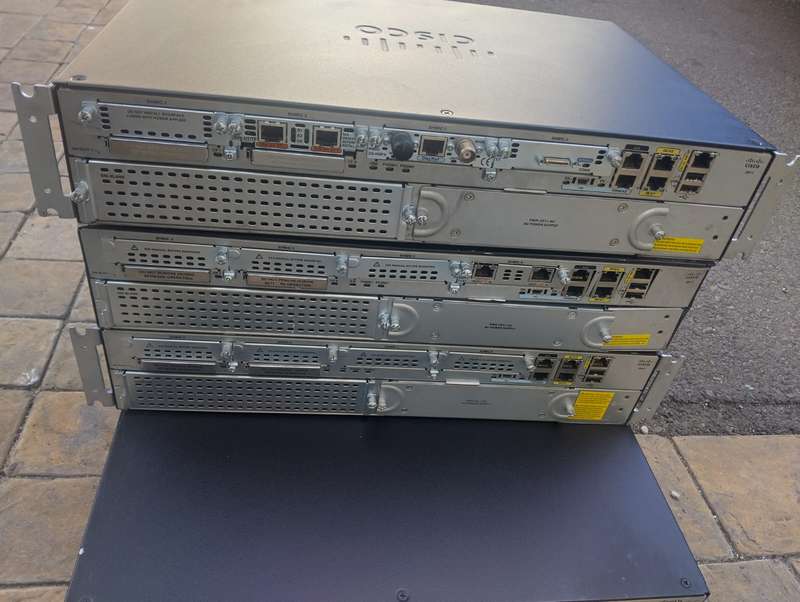 Cisco 2900 Series Integrated Services Router - Cisco 2911/K9 V02