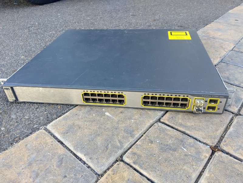 Cisco Catalyst switch 3750G 24 Port 10/100/1000T PoE + 4 SFP + IPB Image