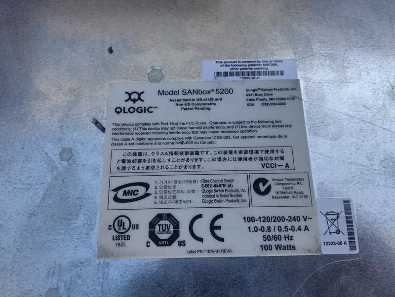 QLogic Model SANbox 5200 16-Port Fibre Channel Switch (E-E011-04-0791 A)