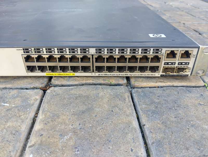 HP J8164 - HP Procurve 2626-24-PWR Switch