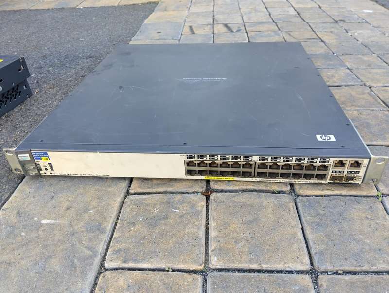 HP J8164 - HP Procurve 2626-24-PWR Switch