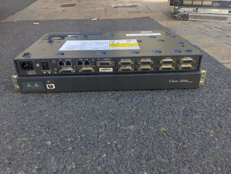 Cisco 2500 Series Integrated Services Router