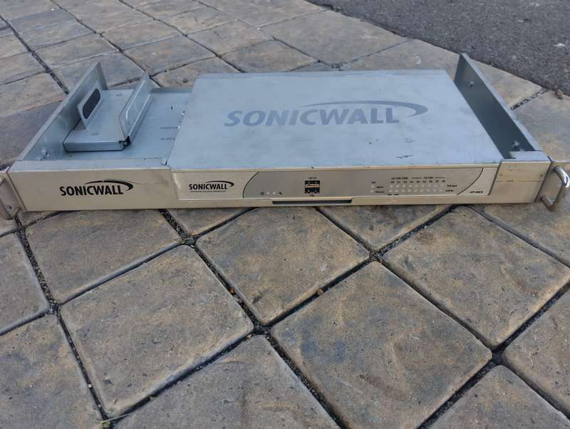 SonicWall NSA 240 VPN Security Appliance Firewall Network