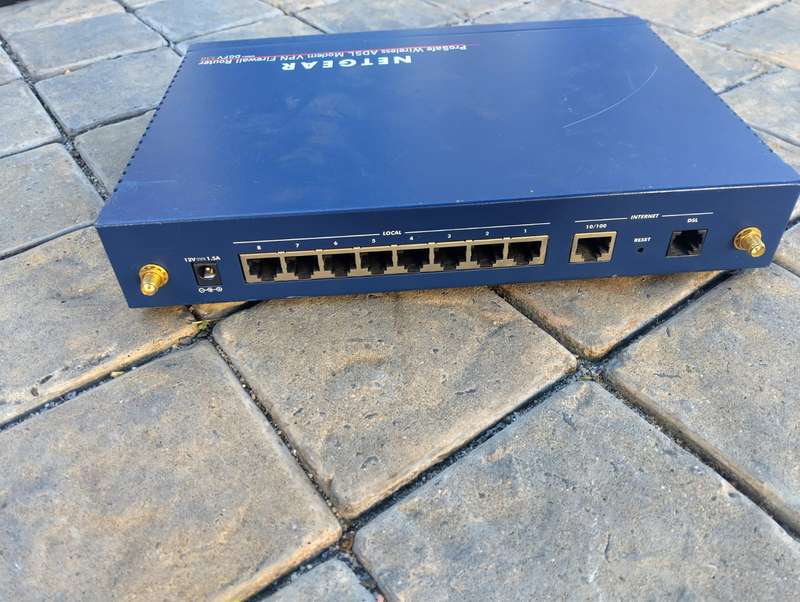 Netgear ProSafe Wireless ADSL Modem VPN Firewall Router  Model: DGFV338