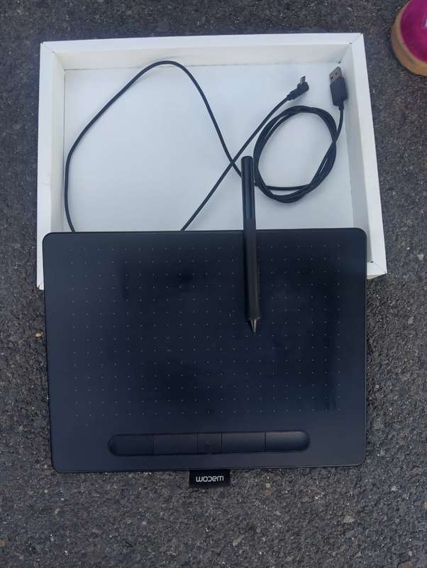 Wacom Intuos CTL-6100WL Creative Pen Tablet (CTL-6100WL/K0-BX)