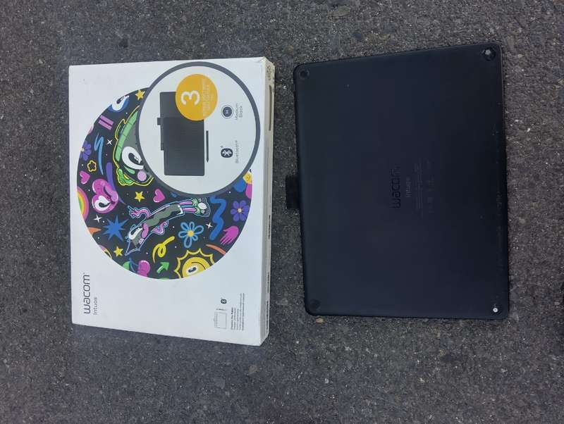 Wacom Intuos CTL-6100WL Creative Pen Tablet (CTL-6100WL/K0-BX)