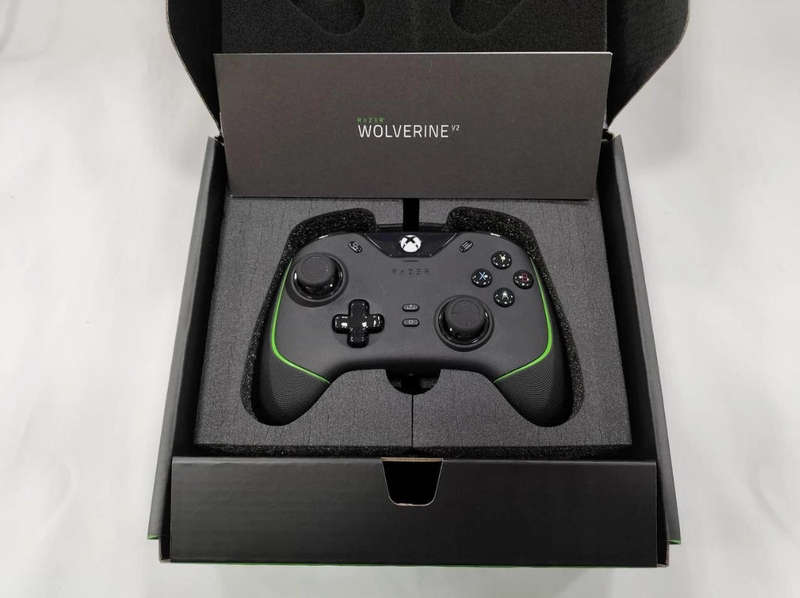 Razer Wolverine V2 Wired Controller  Xbox Series X | Open Box  Brand New!