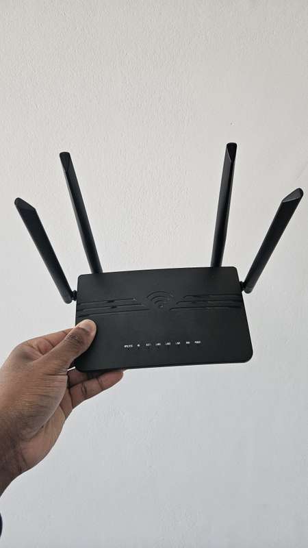 4G LTE WIFI ROUTER WITH SIM CARD SLOT 300MBPS HIGH GAIN ALWAYS ONLINE - BLACK
