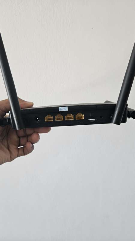 4G LTE WIFI ROUTER WITH SIM CARD SLOT 300MBPS HIGH GAIN ALWAYS ONLINE - BLACK