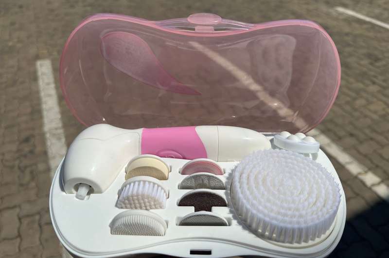 9 in 1 Facial Cleansing Kit