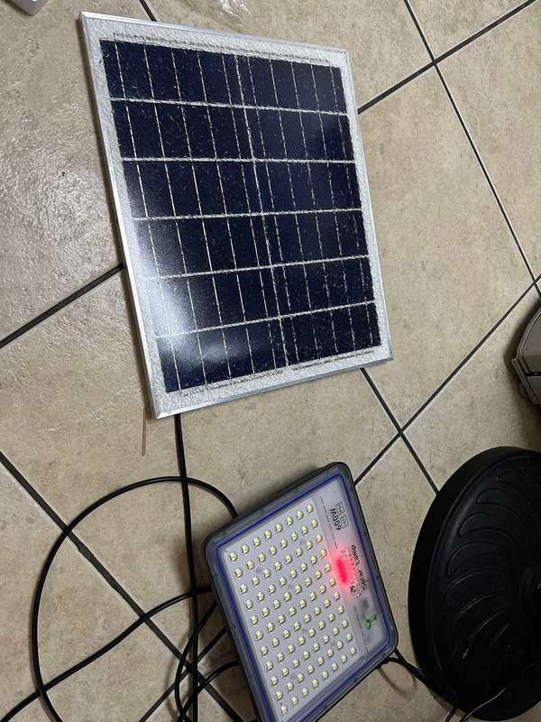 600W Solar Powered LED Flood Light With Panel & Remote-IP66