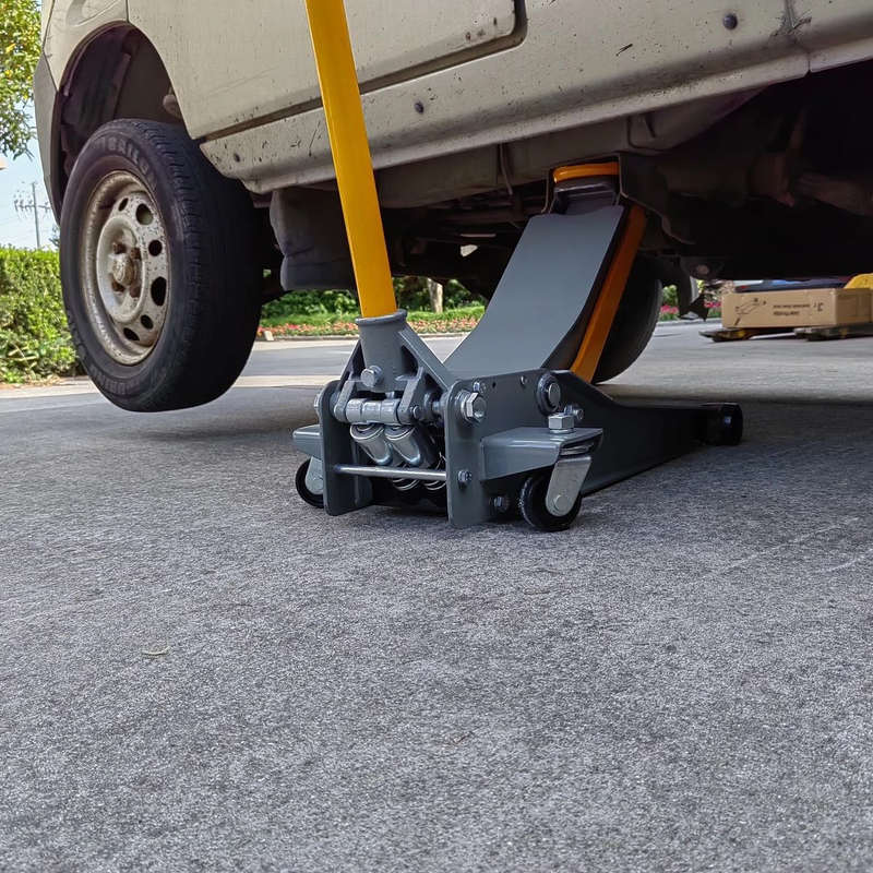 4 Ton Low Profile Hydraulic Floor Jack AY108-001