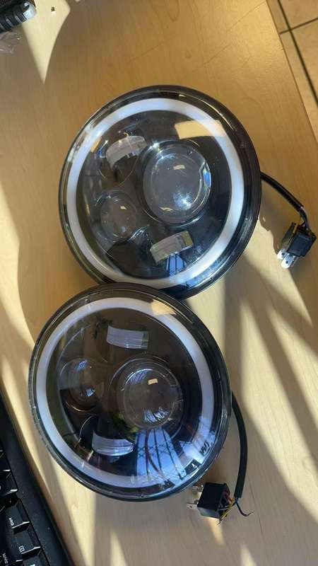 75W Round 7 Inch LED Headlight For Jeep Wrangler Off-Road - Set Of 2
