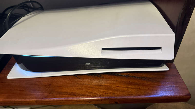 Playstation 5 disc edition 2 remotes and ssd