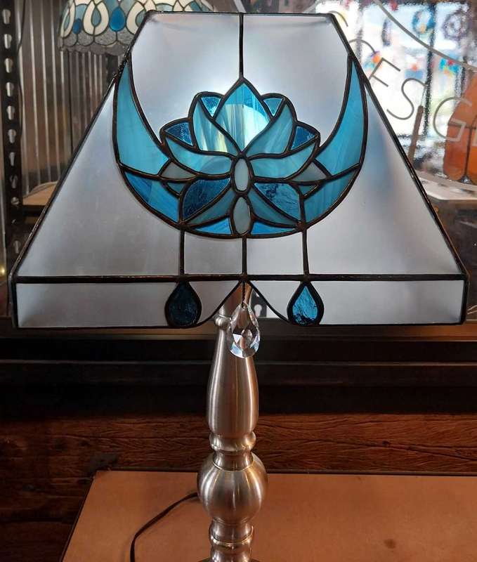 Stained Glass Lotus Lamp