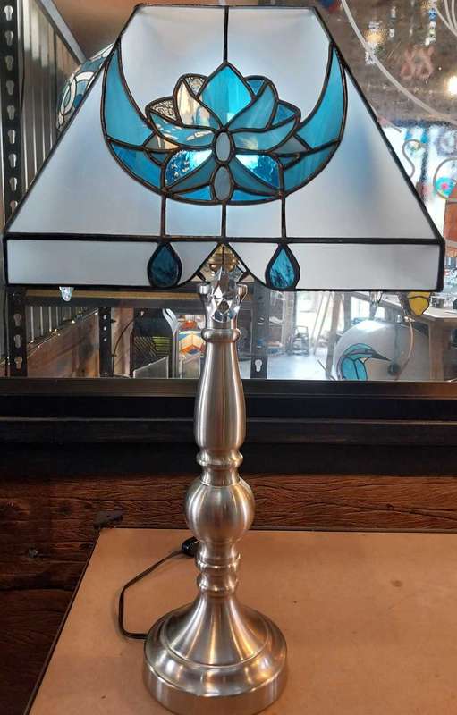 Stained Glass Lotus Lamp