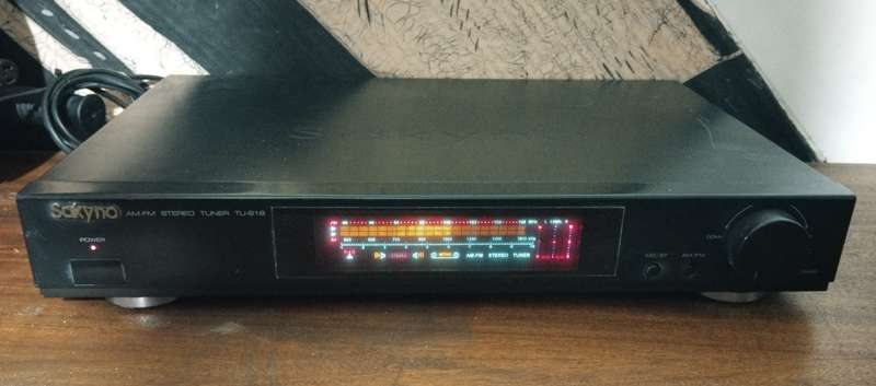 Sakyno TU-818 AM-FM Stereo Tuner