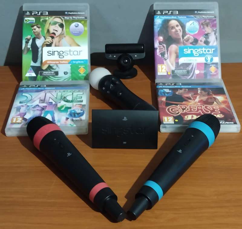PlayStation 3 MOVE SingStar and Dance Bundle