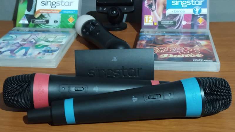 PlayStation 3 MOVE SingStar and Dance Bundle