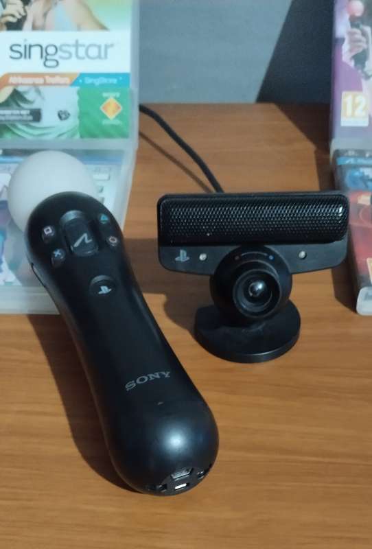 PlayStation 3 MOVE SingStar and Dance Bundle