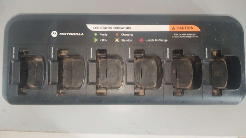 Motorola 6 Way Multi-Radio Charger NNTN8410A 1903 MPH1 V2.03