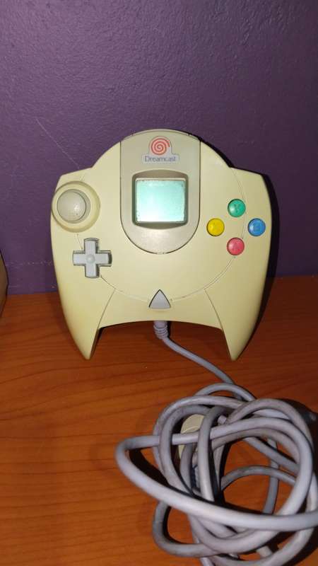 SEGA Dreamcast Console, Remote and Visual Memory Unit (Needs AV Cable)