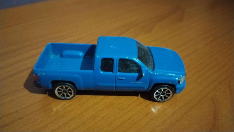 2016 CHEVROLET SILVERADO MAJORETTE 1/71 Scale Model