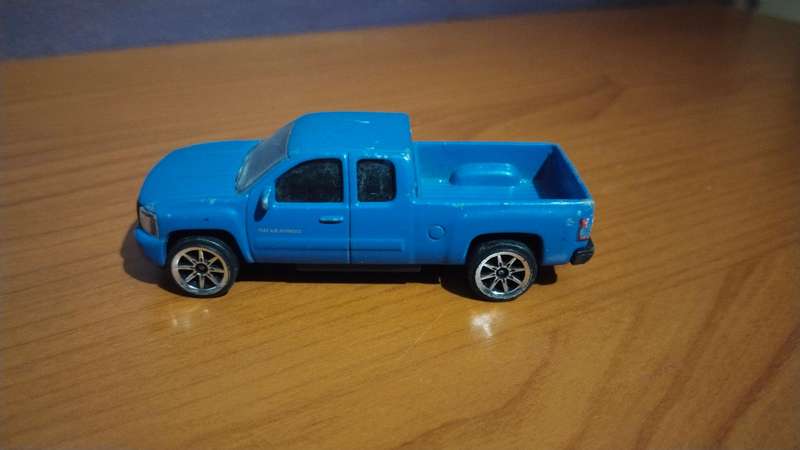 2016 CHEVROLET SILVERADO MAJORETTE 1/71 Scale Model