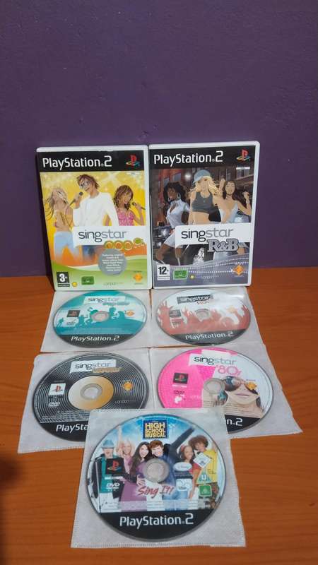 Singstar bundle- PS2