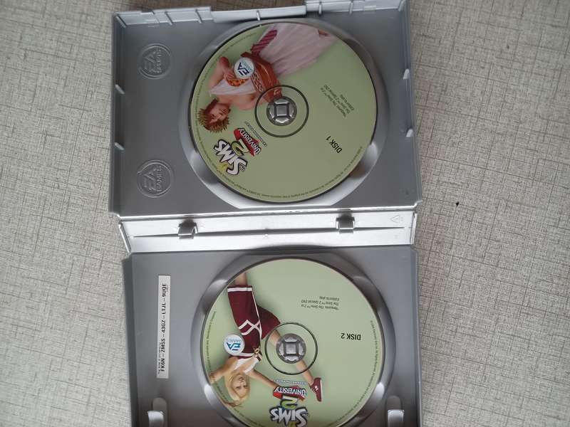 PC GAME SIMS 2 UNIVERSITY
