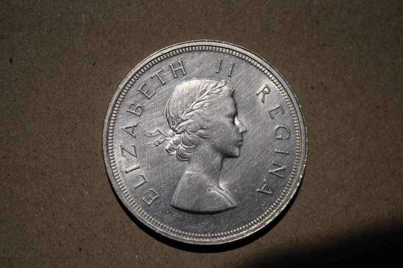 1957 UNION OF SOUTH AFRICA 5 SHILLING SILVER COIN