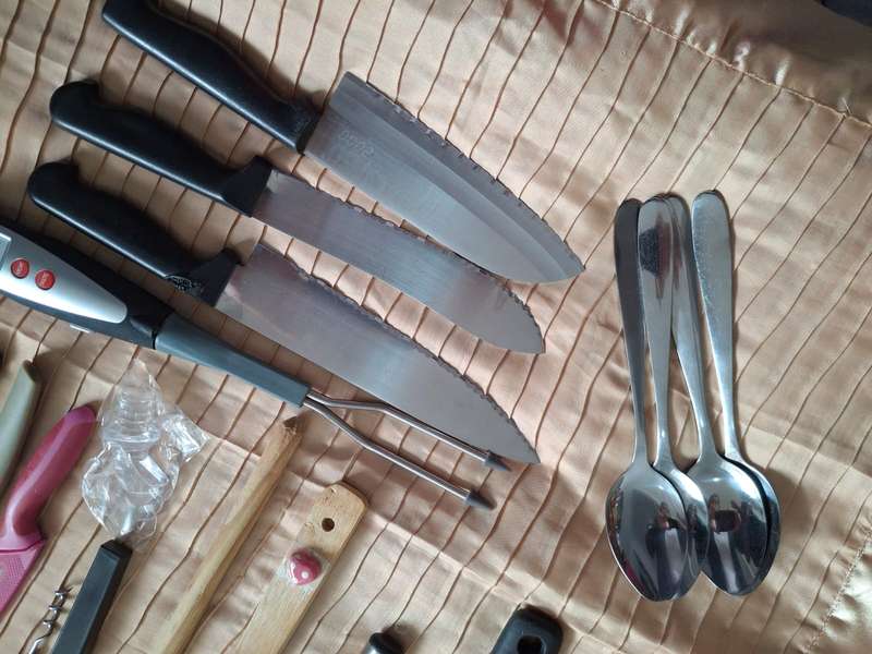Assorted Kitchen Items, Second Hand, Lot 1 Of 5