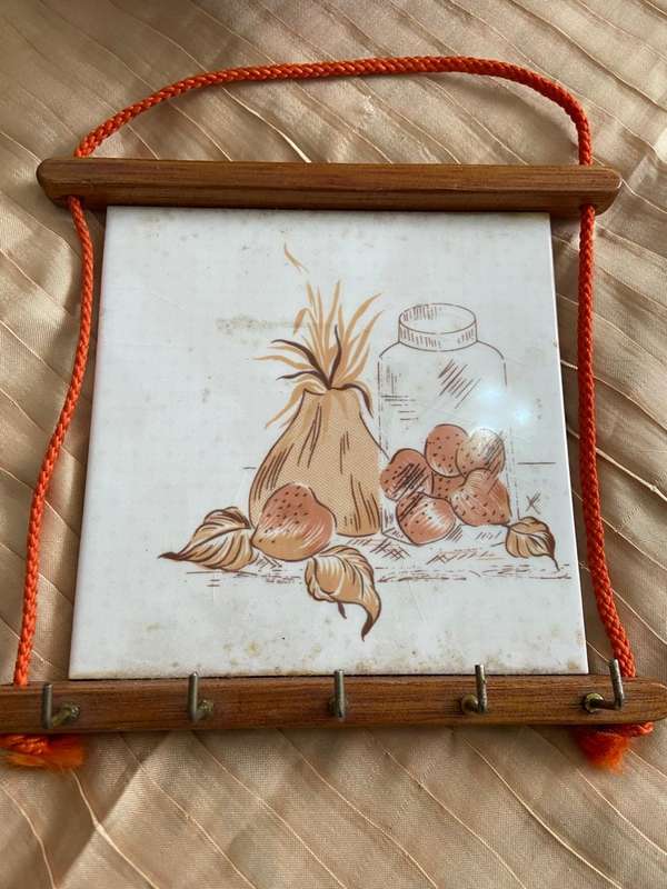 Assorted Kitchen Items, Second Hand, Lot 7 Of 11