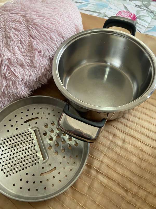 Assorted Kitchen Items, Second Hand, Lot 8 Of 11