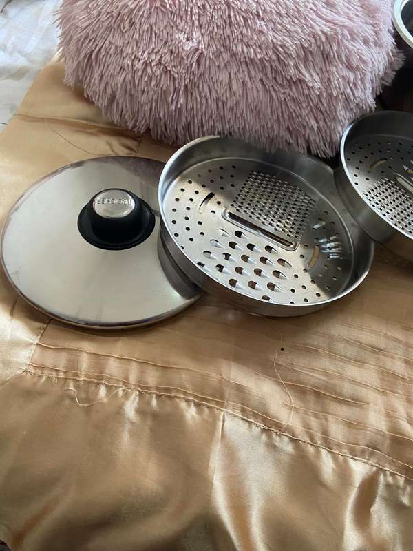 Assorted Kitchen Items, Second Hand, Lot 8 Of 11