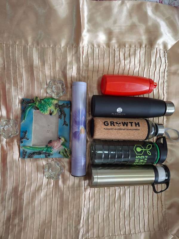 Assorted Kitchen Items, Second Hand, Lot 4 Of 5