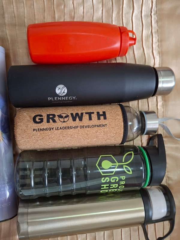 Assorted Kitchen Items, Second Hand, Lot 4 Of 5