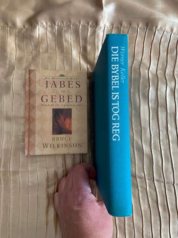 Assorted Afrikaans Books, Lot 6 Of 13