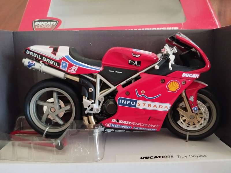 Ducati 998 Troy Bayliss Die Cast Model