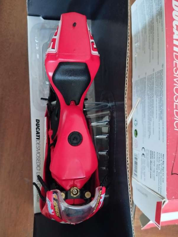 Ducati Desmosedici Loris Capirossi Die Cast Model