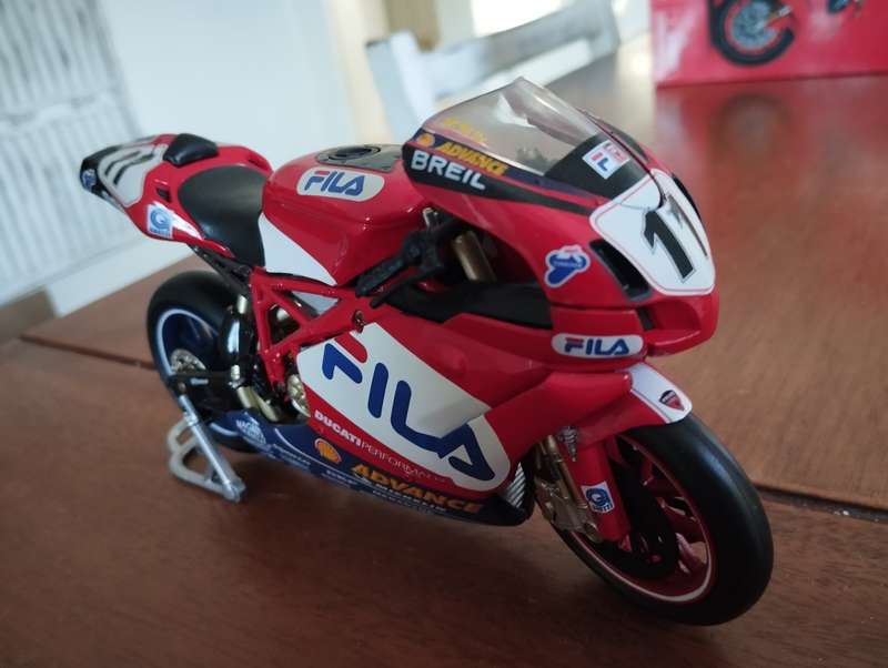 Ducati 999 Fila Ruben Xaus no 11 Newray Model