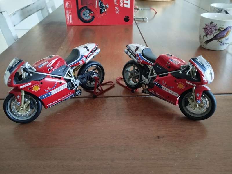 Ducati 998 Troy Bayliss Die Cast Model