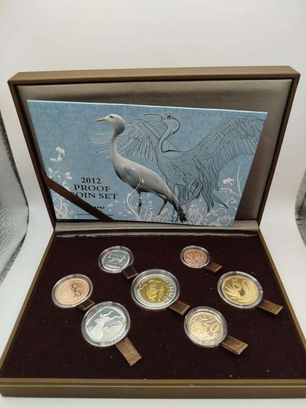 2012 South African Proof Coin Set  SA Mint  Includes R5 Wildebeest Medallion  Complete with Box &