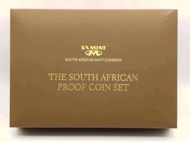 2012 South African Proof Coin Set  SA Mint  Includes R5 Wildebeest Medallion  Complete with Box &
