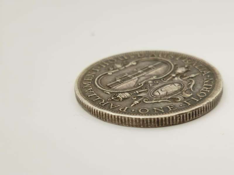 1927 Australia Parliament House One Florin  George V  Silver Coin