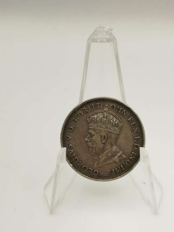 1927 Australia Parliament House One Florin  George V  Silver Coin