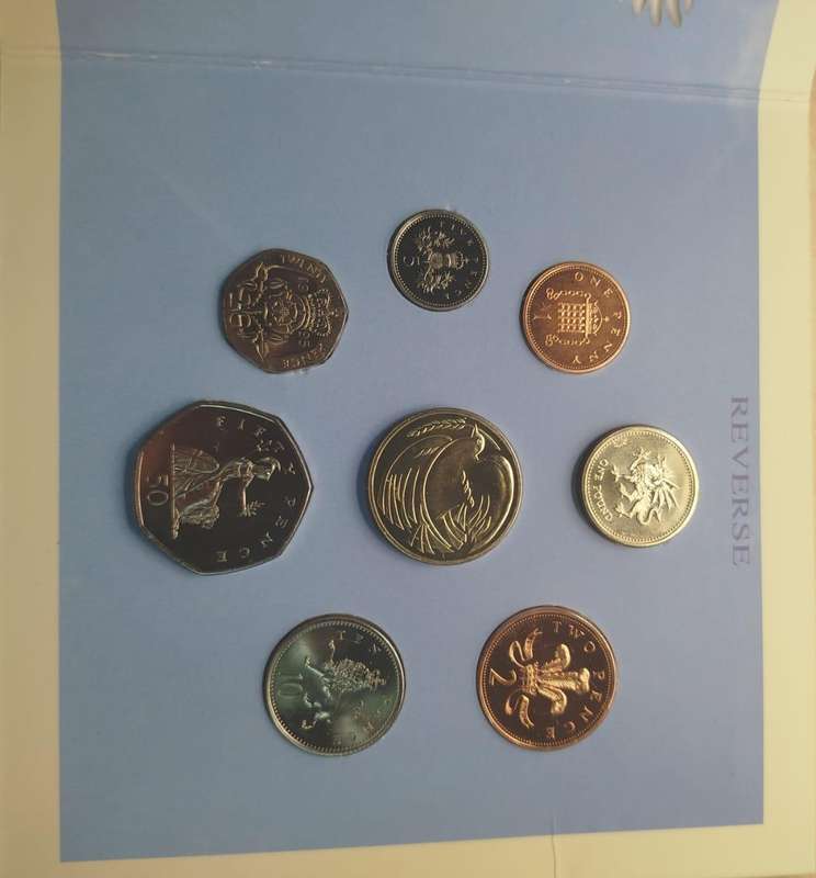  1995 United Kingdom Brilliant Uncirculated (BU) Coin Set  Royal Mint Official Issue  Complete