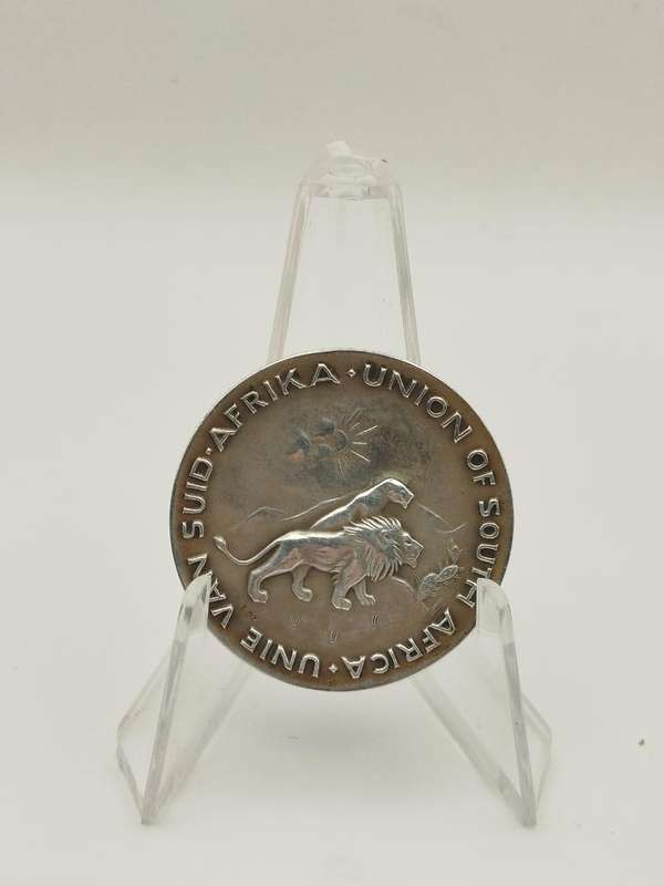 1937 Union of South Africa Solid Silver Coronation Medallion  99.90% Fine Silver  George VI & Eliz